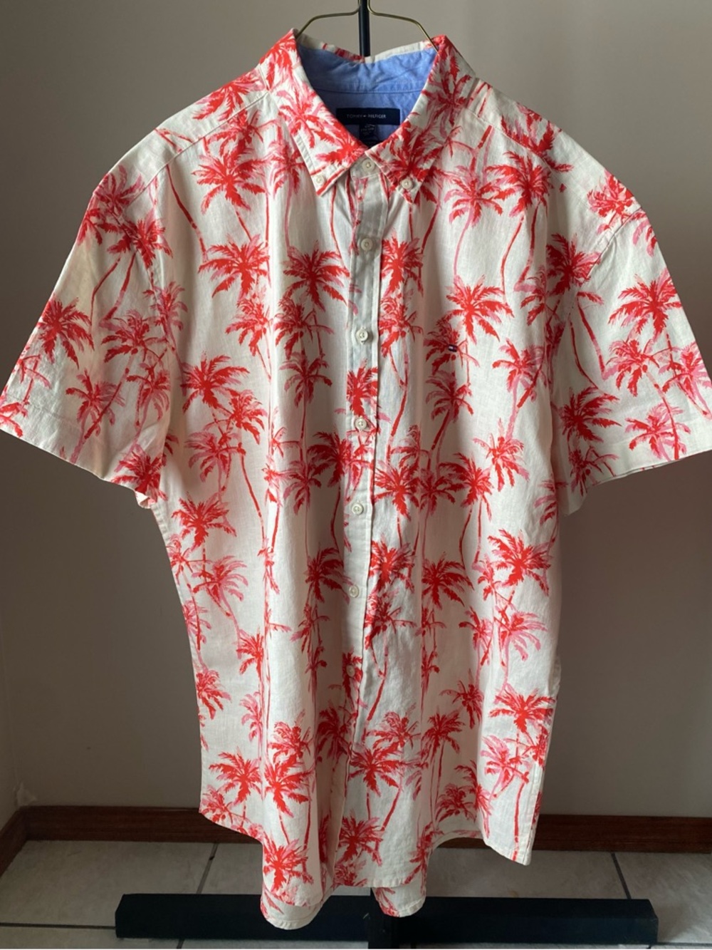 Tommy Hilfiger  Button-Down Shirt Men's 2XL Custom Fit Short Sleeve Hawaiian NWT